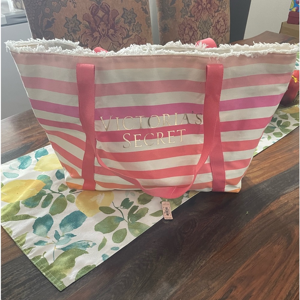 New Victoria’s secret’s bag with tag